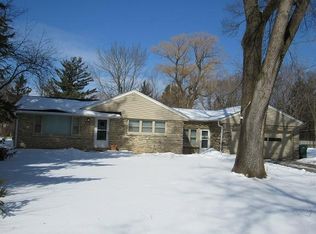 17714 W West View Ln, New Berlin, WI 53146