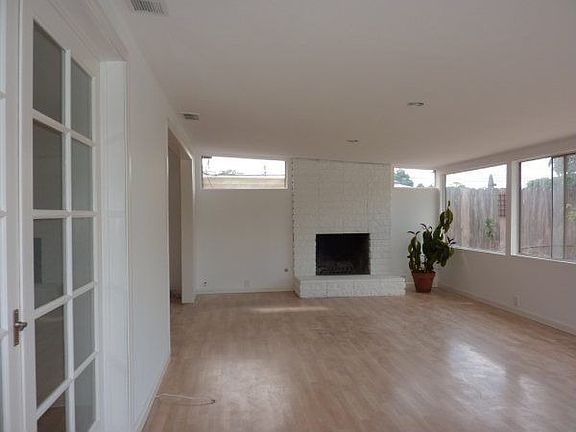 Family Room w/ Fireplace