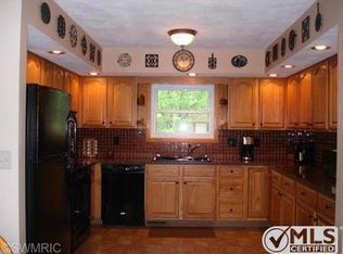 211 Ketchum St, Marshall, MI 49068