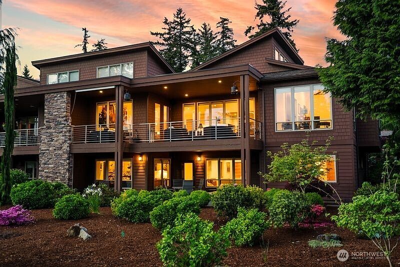 1st image of 8775 Club House Point Drive