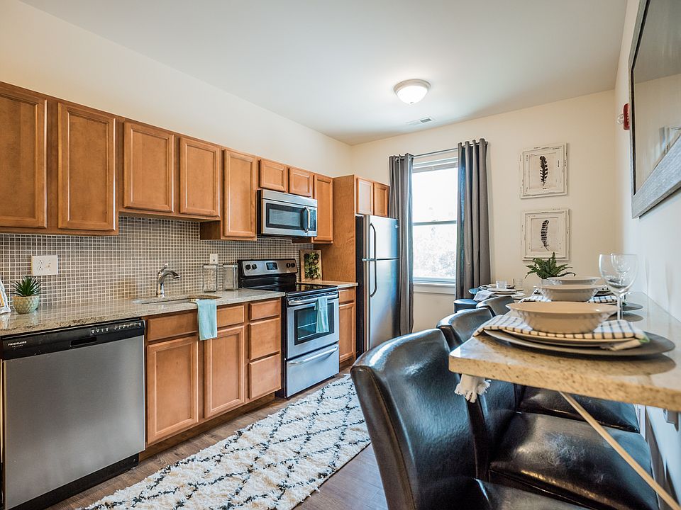 2nd image of 3835-37 Hamilton St #1