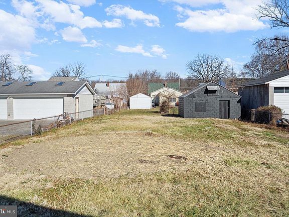 5th image of 313 Homberg Ave