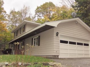 29 Betty Spring Rd, Gardner, MA 01440