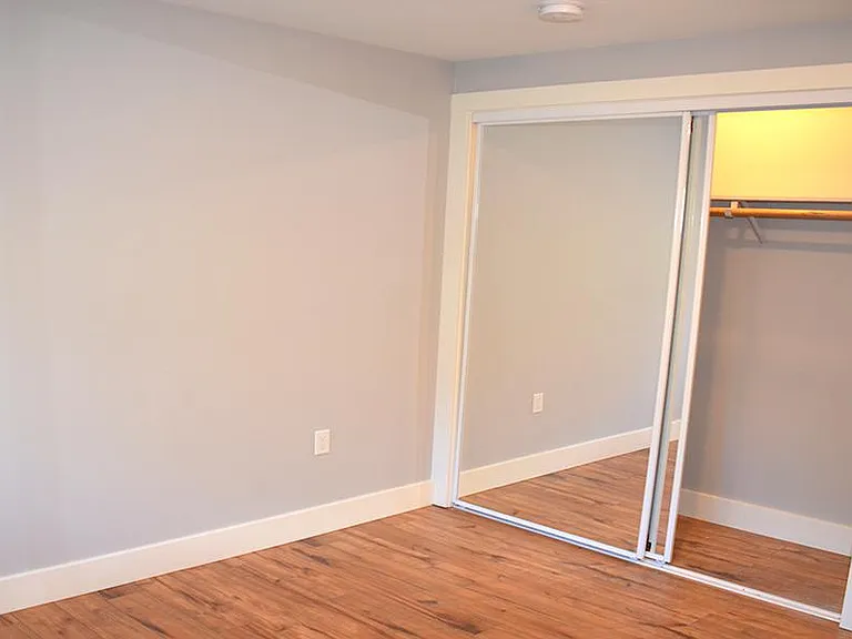 2863 Thorndyke Ave W #202 — Photo 8