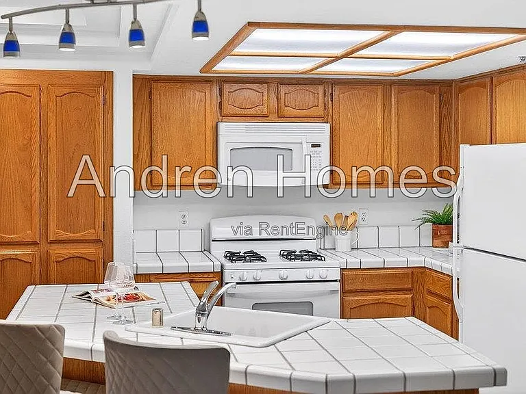 79 S Branciforte Ave — Photo 16
