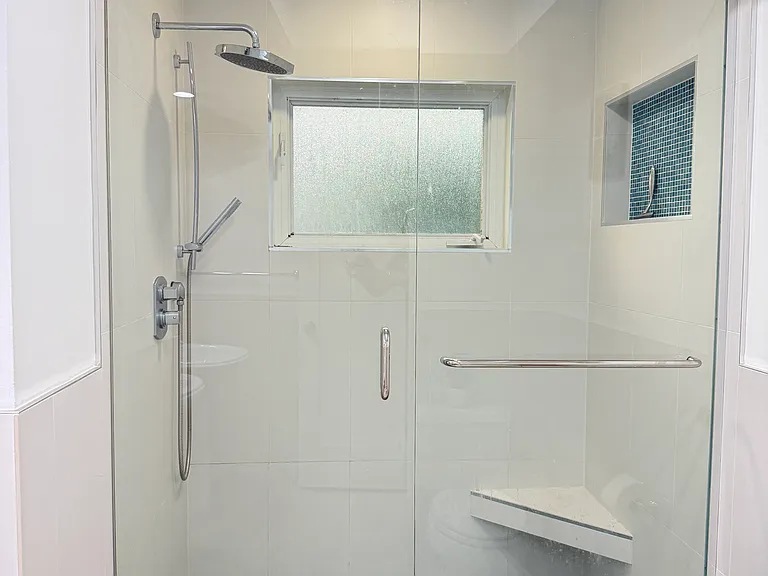 Guest Shower