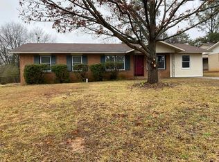 304 Ivelyn Dr, Warner Robins, GA 31088