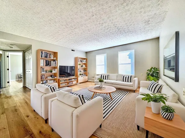 Convenient Living at North Troy Apartments & Townhomes, Troy, 580 Staunton Commons Dr #1, Troy, OH 45373