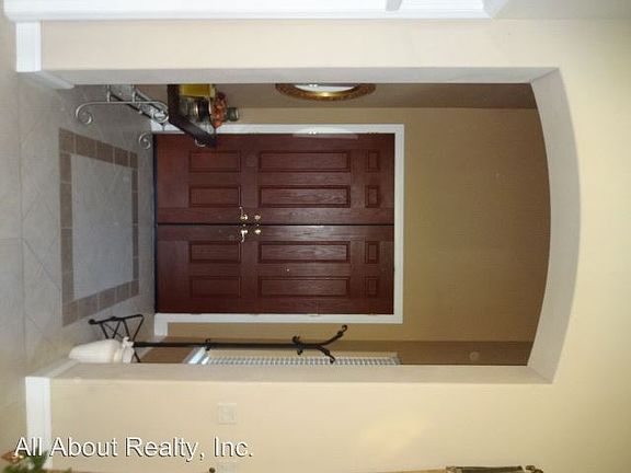 3rd image of 6209 Camellia Cir
