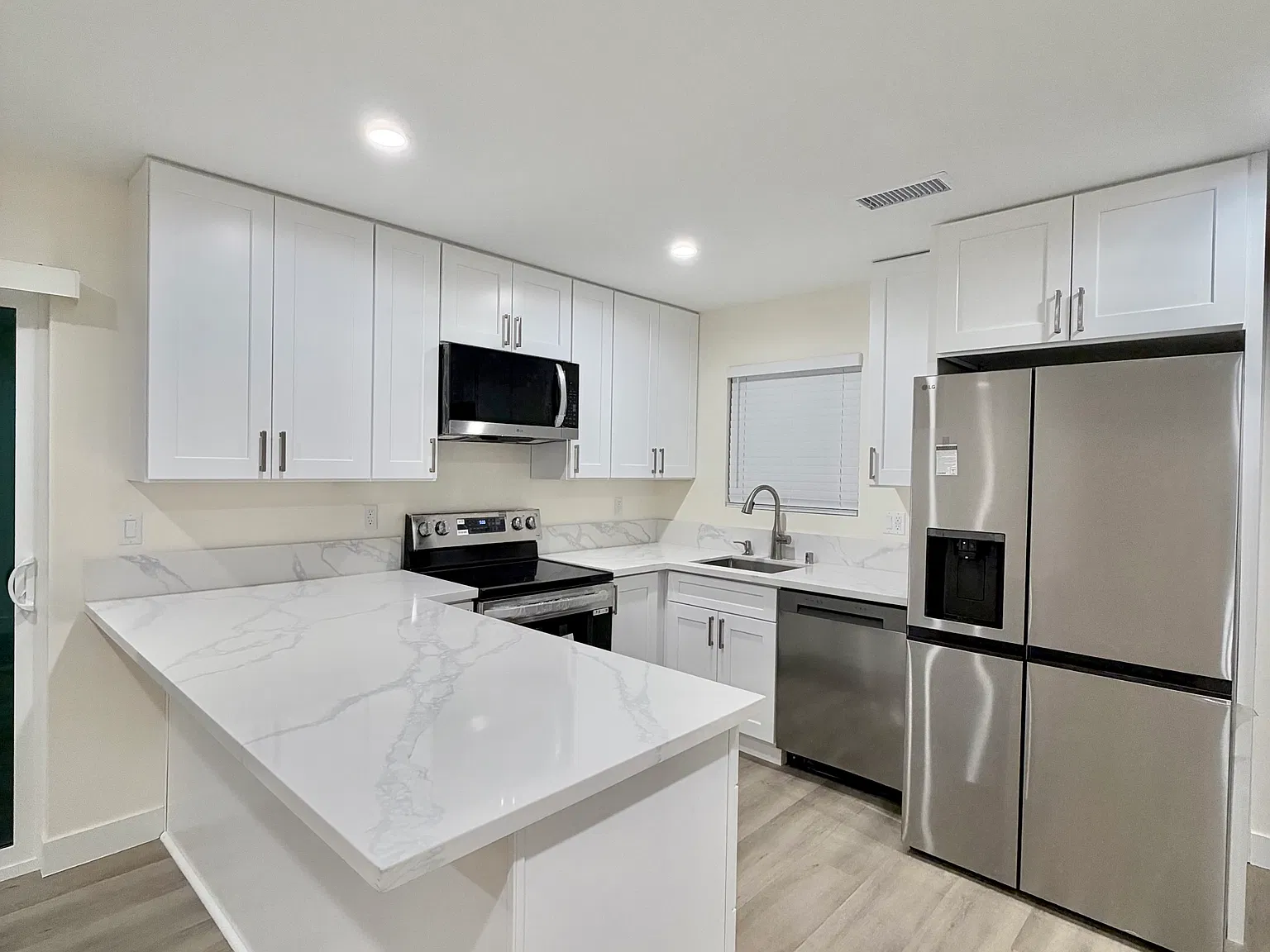 6536 Valley Circle Blvd — Photo 4