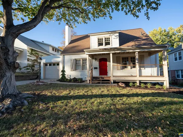 1616 Woodsview St, Lincoln, NE 68502