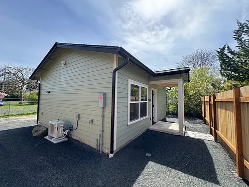 524 Frederick St SE Photo 1