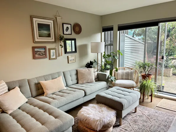 90 Regatta Lndg, Victoria, BC V9A 7R2