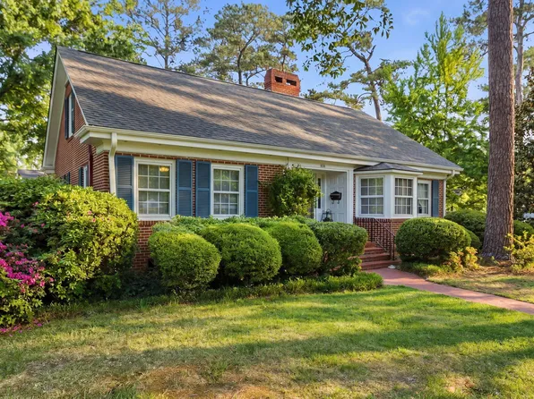 806 S 1st St, Smithfield, NC 27577
