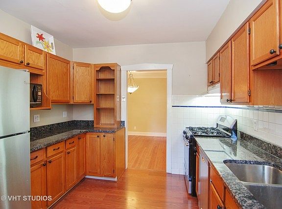 5th image of 431 S Kenilworth Ave #1N