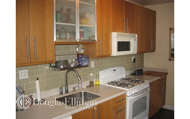 Rented by Douglas Elliman | media 18