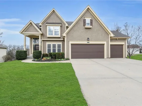 16034 Overbrook Ln, Stilwell, KS 66085