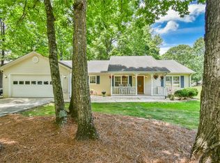 4491 Hidden Oaks Dr, Flowery Branch, GA 30542