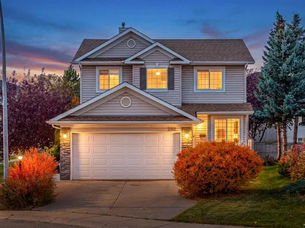 202 SE Panorama Hills Close NW, Calgary, AB T3K 5J3