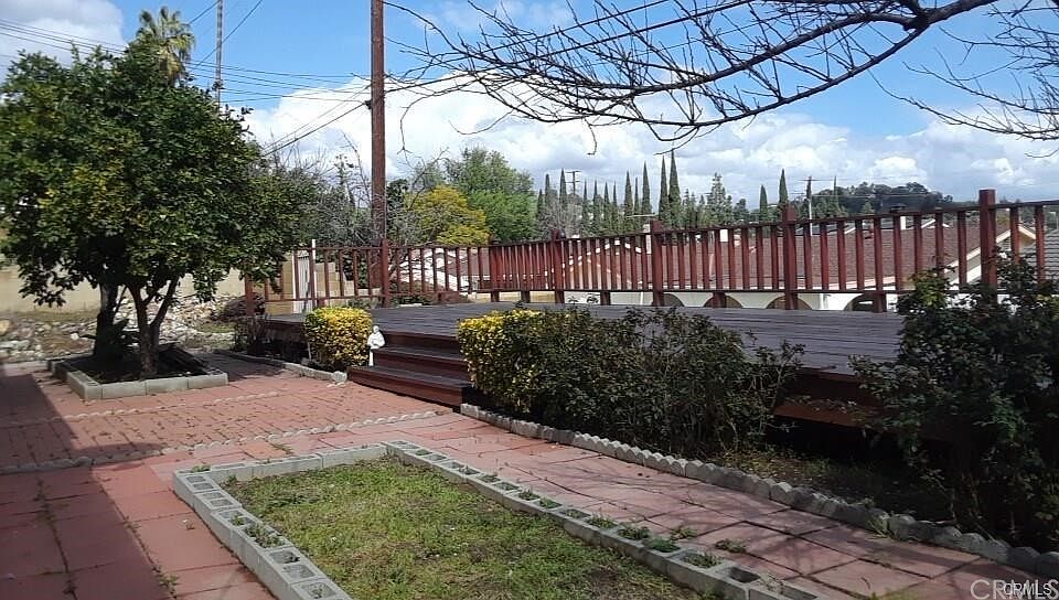 2nd image of 464 Carbonia Ave