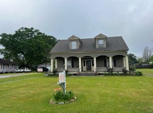 2127 Main St, Jeanerette, LA 70544