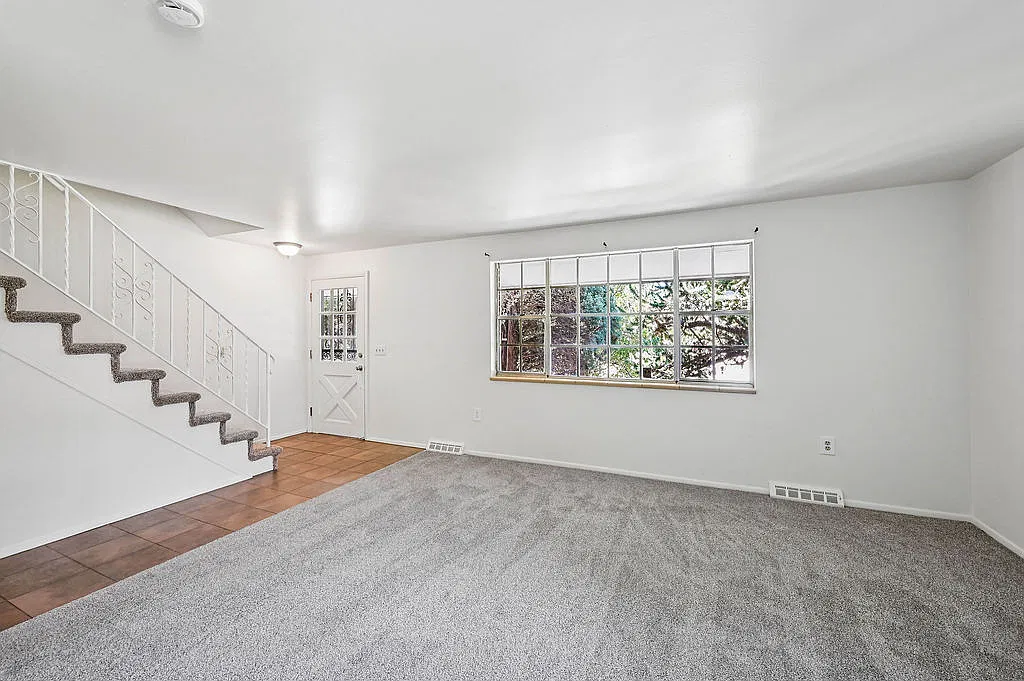 2 bed, 1424 sqft, $2,500 — Photo 2