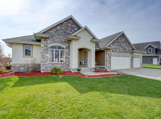 804 Stoney Hill Ln, Cottage Grove, WI 53527