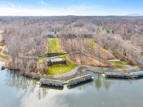 231 Mountain Cove Dr #A-2, Hardy, VA 24101