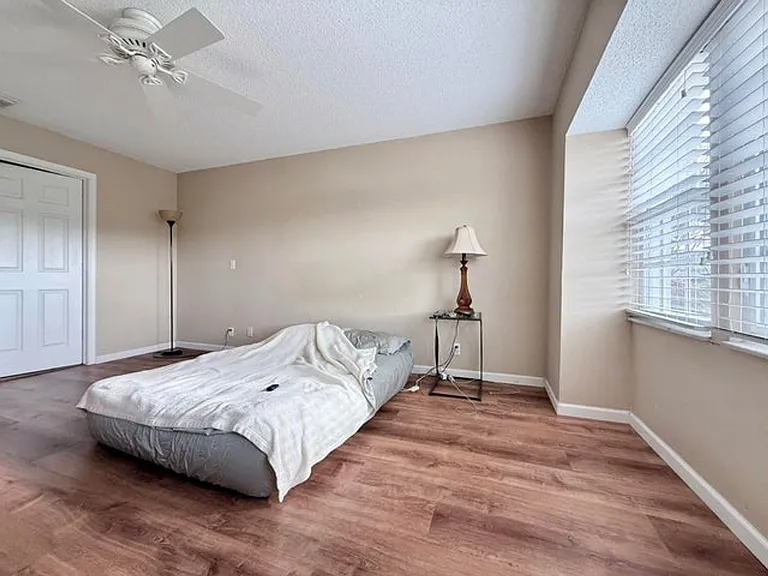 11584 Winchester Dr — Photo 11