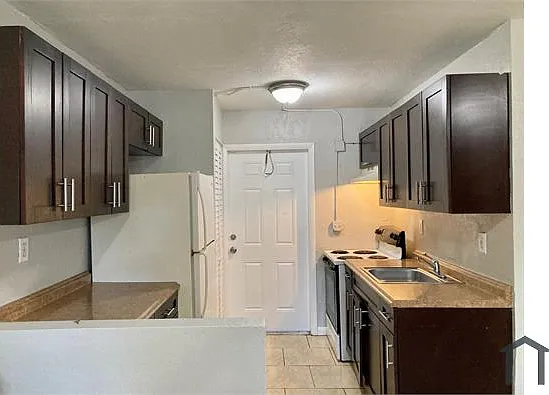 1270 NW 9th St #1E — Photo 2