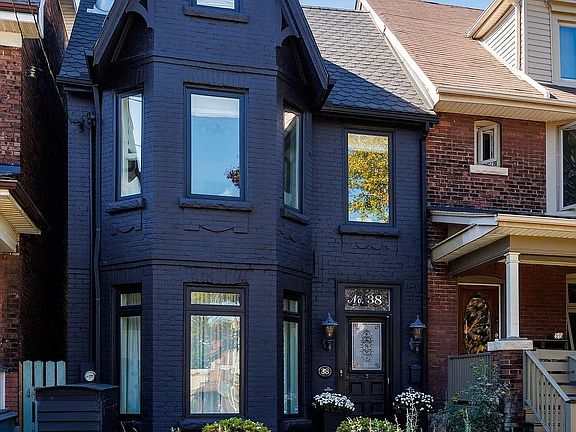 3rd image of 38 Sorauren Ave