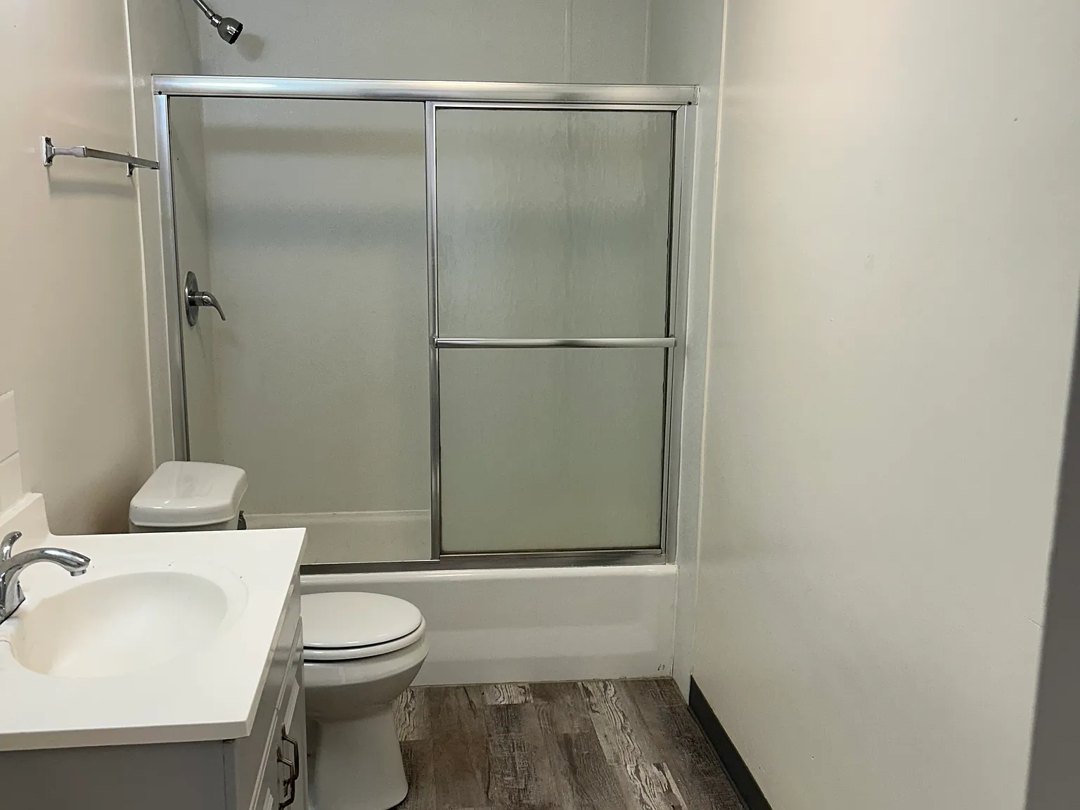 2 bed, 700 sqft, $900 — Photo 4
