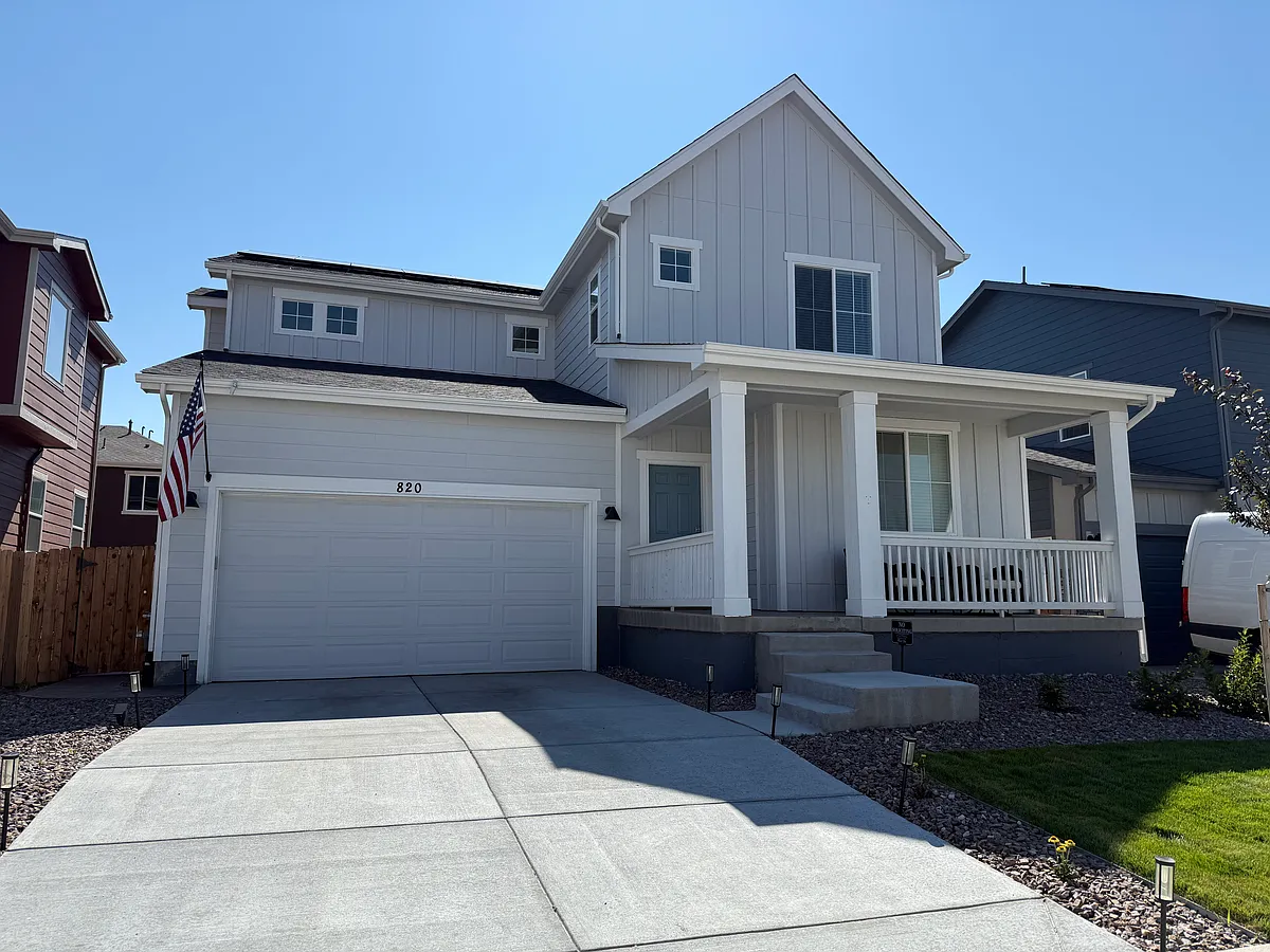 Building Photo - 820 Sunflower Dr