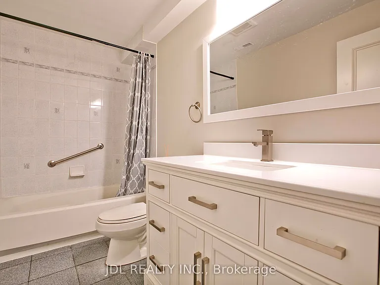 53 Aldershot Cres — Photo 39