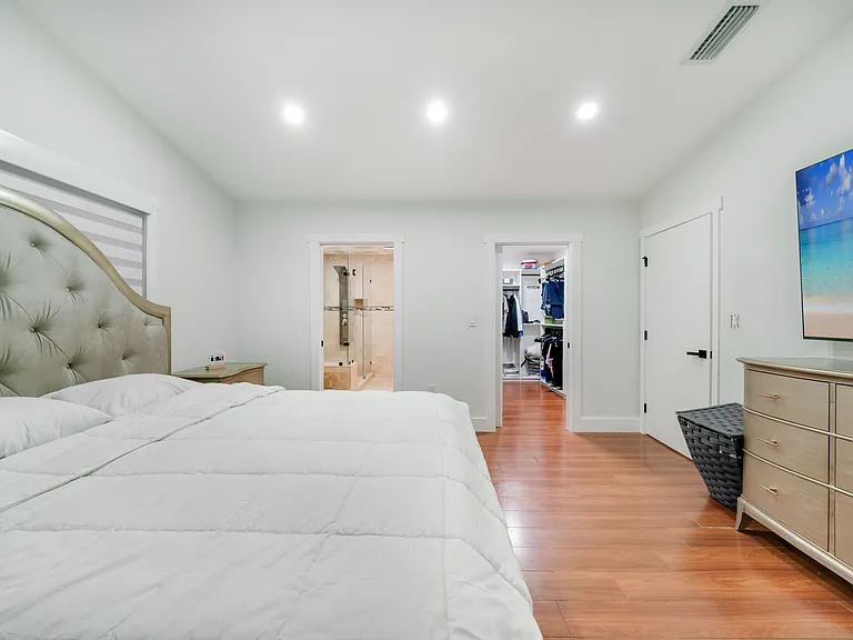 1172 SW 85th Ave — Photo 12