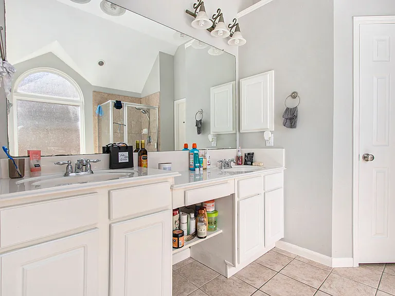 5741 Emerald Brook Ln — Photo 17