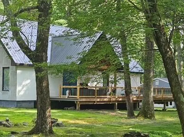128 Gabrielle Ln, Dingmans Ferry, PA 18328