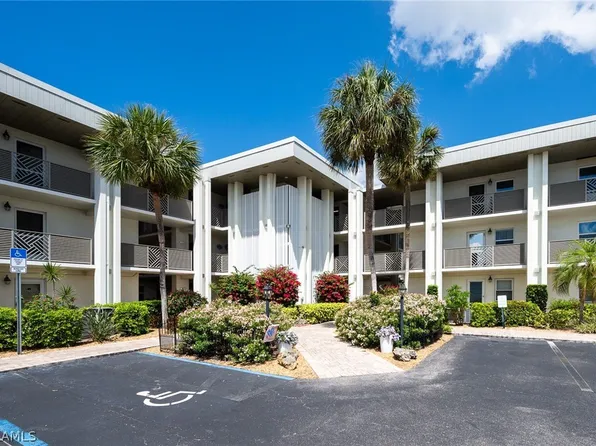 6102 Augusta Dr APT 210, Fort Myers, FL 33907