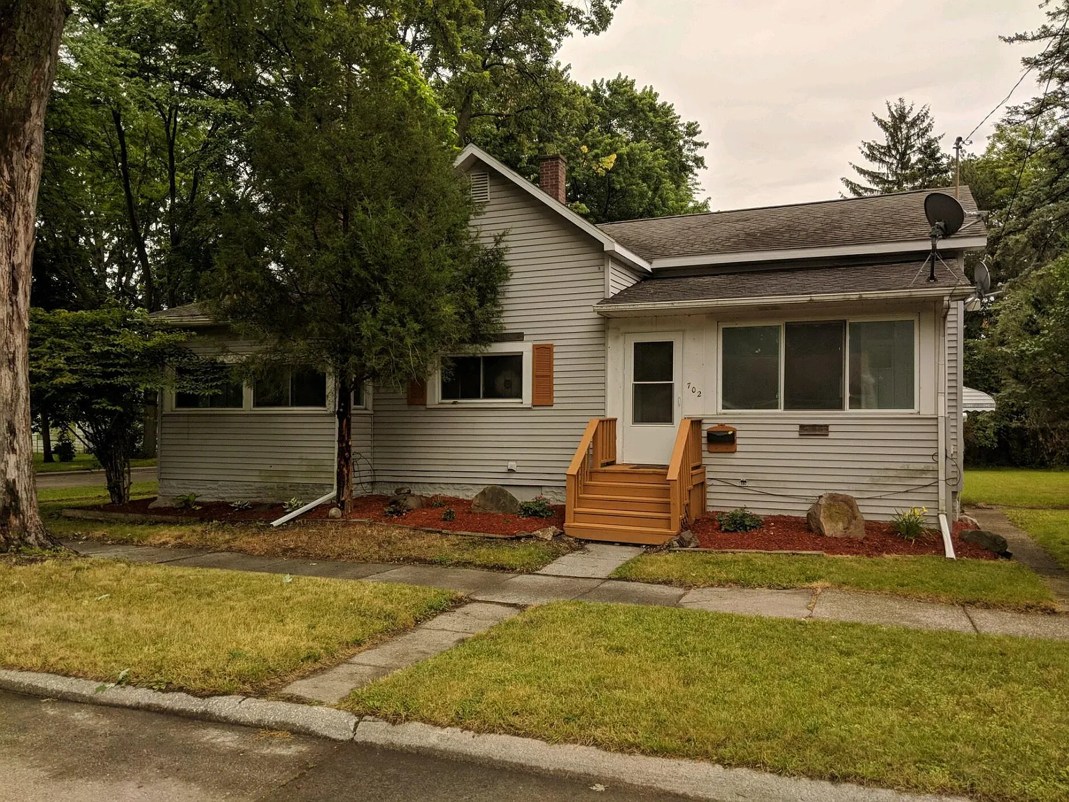 702 S Charles St photo 1