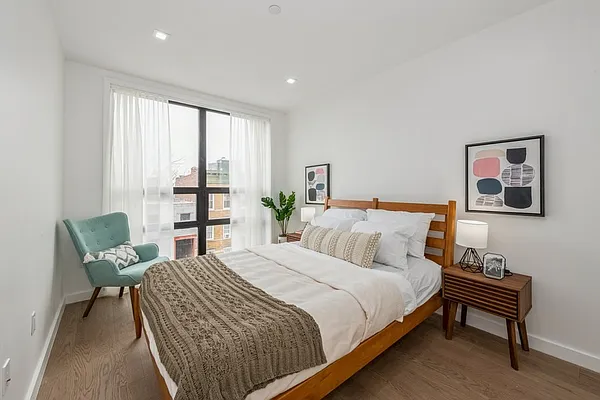 Sold by E Realty International Corp | media 21