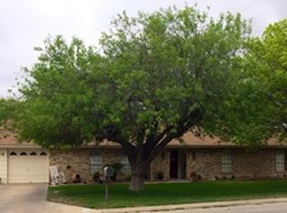 202 Meandering Way, Del Rio, TX 78840
