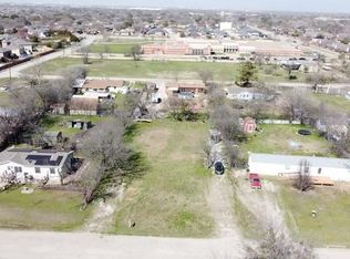 1818 Ranch Rd, Grand Prairie, TX 75052