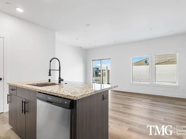 Vintage Park Townhomes — Photo 61