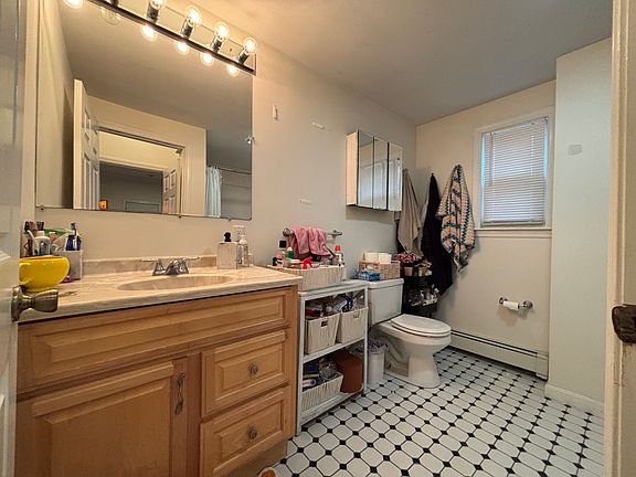 2nd image of 20 Darling St #2