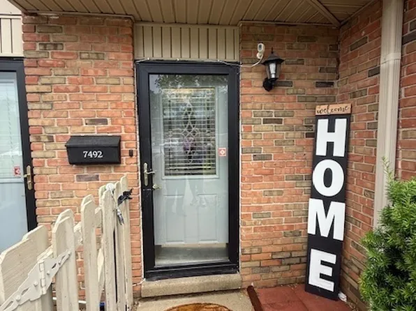 7492 Country Brook Dr, Indianapolis, IN 46260