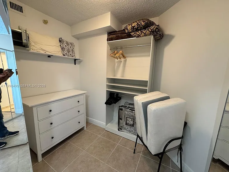 3600 Mystic Pointe Dr #910 — Photo 18