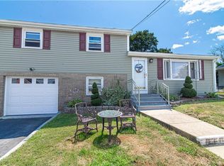 153 Beardsworth Rd, Tiverton, RI 02878