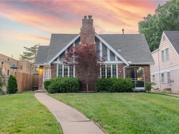 7434 Walnut St, Kansas City, MO 64114