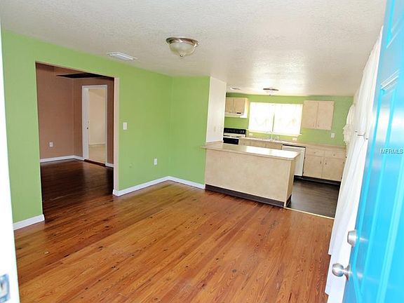 3rd image of 210 N Orlando Ave