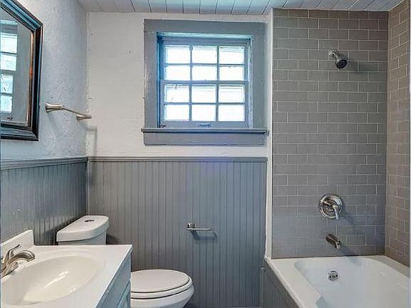 5th image of 516 Wesley Ave